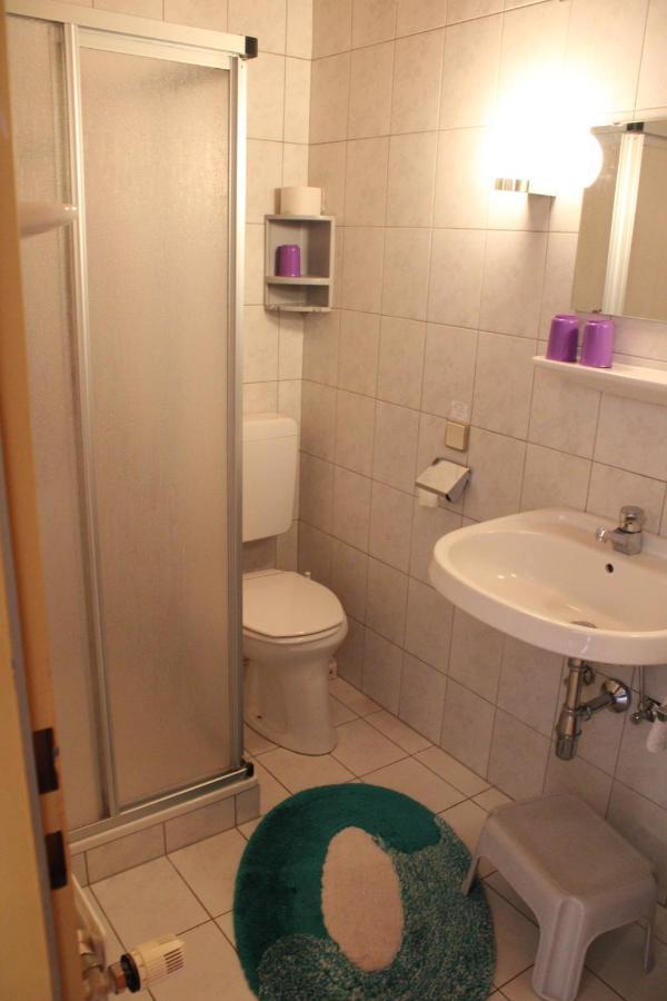 Gaestehaus Uggowitzer โดรโบลัค อัม ฟาเคอร์เซ ภายนอก รูปภาพ